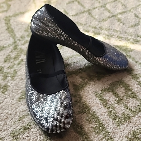 Zara Silver Metallic Shimmer Sparkle Ballet Flats 37 7 - Picture 2 of 4